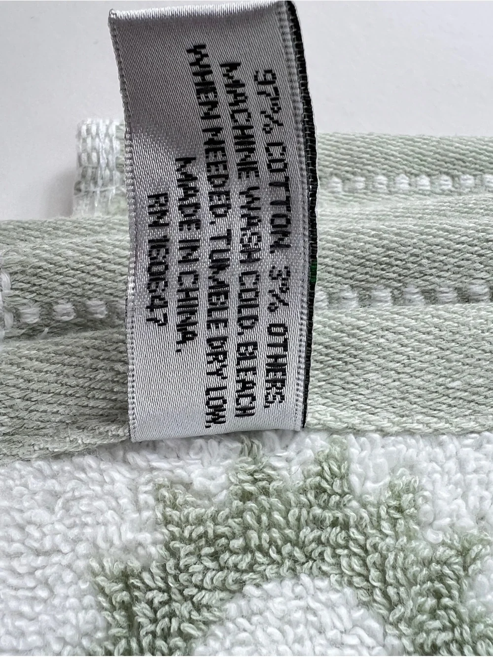 Ecoexistence Mélange Bath Towels Green White Floral Plush Cotton 2 Pc Set NEW